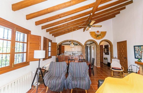 Cómpeta Villa | Villa Cortijo Bellavista con vistas a la montaña, piscina, Wi-Fi, jardín y terraza