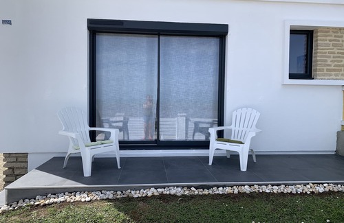 Bernieres-sur-Mer Casa | Villa de la plage, seafront, D-Day beach, Calvados, Normandy Juno