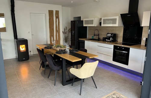Ploufragan Casa | Villa de Plain-pied Avec Jacuzzi à Deux pas de la mer et du Centre Ville