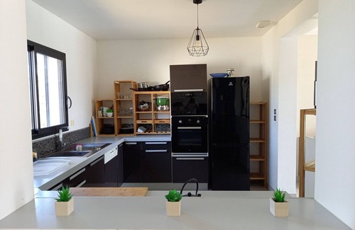 Villevieille Casa | Villa de Standing de 190 m² Avec Piscine