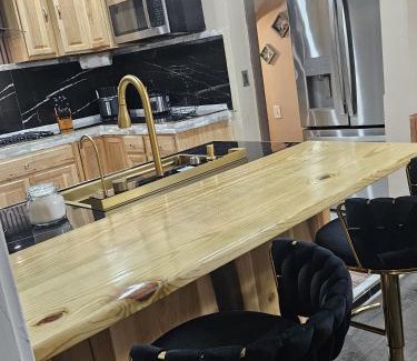 Saginaw Villa | Villa Del Sol