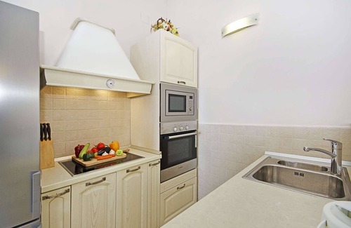 Brsecine Villa | Villa Dias: impresionantes vistas al mar, piscina, sauna y hermosas terrazas para 12 personas.