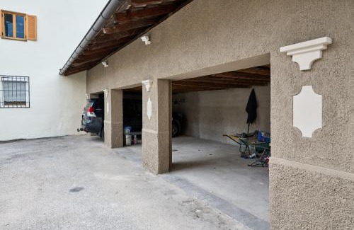 Caldaro Sulla Strada del Vino Apartamento | Villa Donata - Luxuriöses & großzügiges Apartment im Herzen von Kaltern, mit Innenhof, kostenlosem Parkplatz direkt am Haus