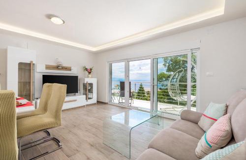 Pobri Apartamento | Villa Dragi with Pool, Sauna, & Whirlpool