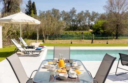Corfu Town Casa | VILLA ELENA PRIVATE POOL Kontokali villas