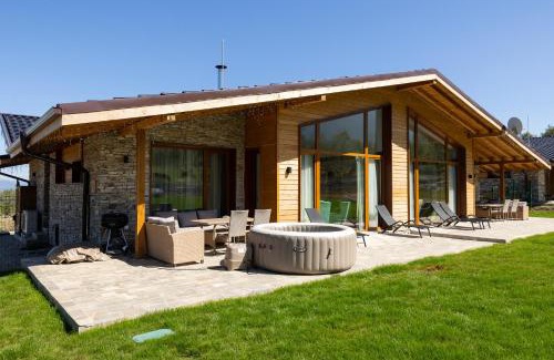 Razlog Chalet De Esquí | Villa Eliyas with Jacuzzi near the Pirin Golf Resort