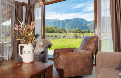Razlog Chalet De Esquí | Villa Eliyas with Jacuzzi near the Pirin Golf Resort