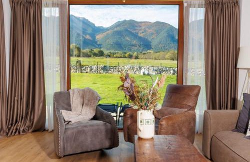 Razlog Chalet De Esquí | Villa Eliyas with Jacuzzi near the Pirin Golf Resort