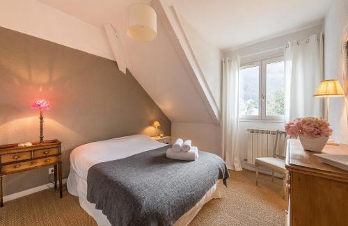 Annecy-le-Vieux Casa | Villa Enfance - Piscine privée et proche Lac d'Annecy
