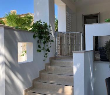 Torricella Casa | Villa Enza - A 150 passi dal mare