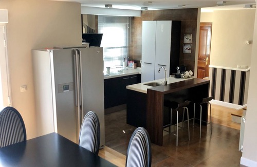 Cuestaedo Chalet De Esquí | Chalet diseño espectacular 4D y terraza ideal para familias hasta 10 personas