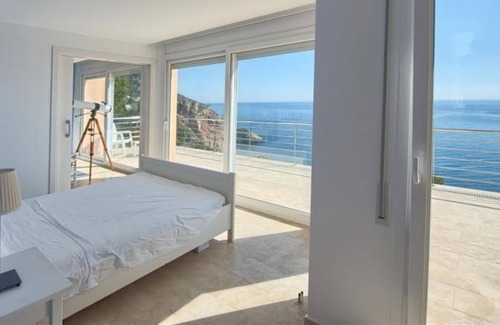 Aiguablava Villa | Villa "Eva con piscina privada" con vistas al mar, piscina y Wi-Fi