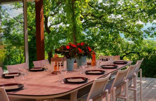 Servas Villa | Villa face au Mont Bouquet