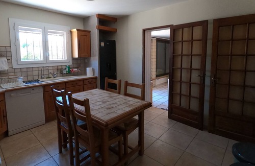 Baillargues Villa | Villa-Familiar-Piscine-Baño con bañera