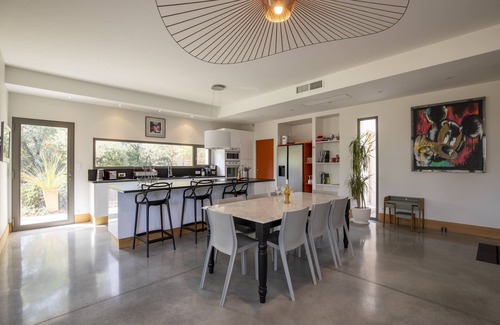 Lagarde Pareol Villa | Villa Familiale Contemporaine au Cœur des Vignes