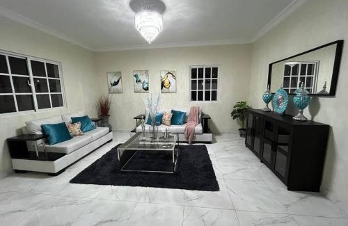 Santo Domingo Este Casa | Villa Familiar con Piscina cerca Av Ecológica