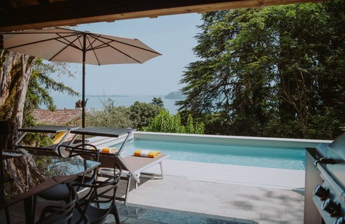 Barbarano Villa | Gran villa con espléndidas vistas al lago, parque privado, aire acondicionado, cerca de la playa y de todos los servicios.