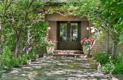 Sun Valley Casa | Villa Fleuve: Tennis Court House. A luxurious property in Sun Valley