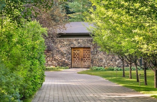 Sun Valley Casa | Villa Fleuve: Tennis Court House. A luxurious property in Sun Valley
