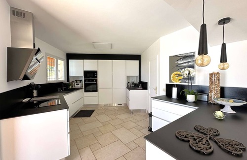 La Londe-les-Maures Casa | Villa 6 personas con piscina y vistas al mar