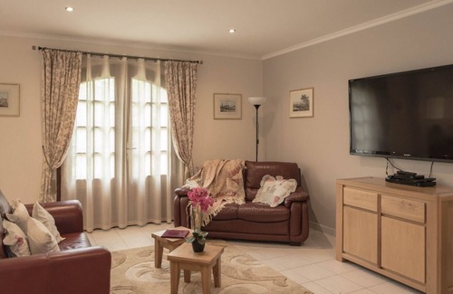 Brantome-en-Perigord Villa | Villas con capacidad para 1 a 10 en Dordoña con piscina y restaurante.