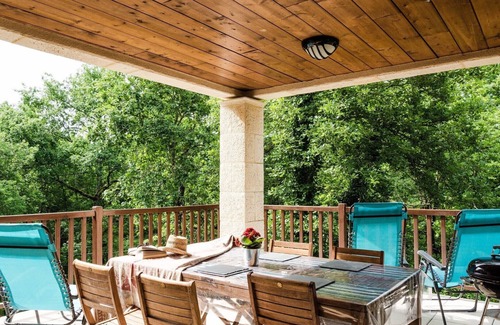Brantome-en-Perigord Villa | Villas con capacidad para 1 a 10 en Dordoña con piscina y restaurante.