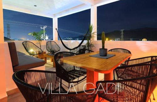 Bajío Villa | VILLA GADI - Roof Garden - Pizza Oven - Tiny Pool
