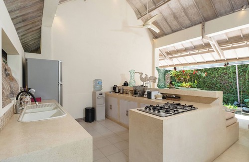 Batubelig Villa | Villa Gembira by Villa Finder