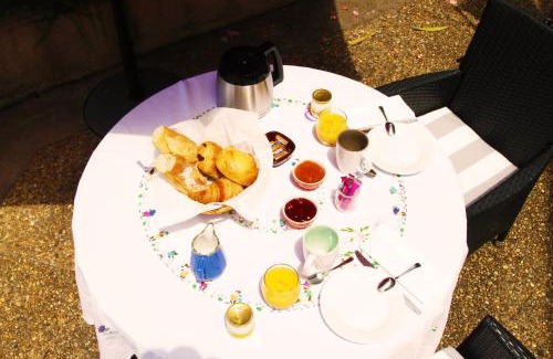 Isolella Cama Y Desayuno | Villa Ghiatone