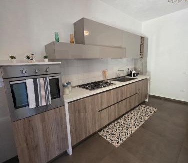 Torre Colonna-sperone Villa | Villa Giacoma hot tub and garden