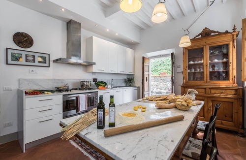 Massa e Cozzile Casa | Villa Gialla 12 personas. Piscina