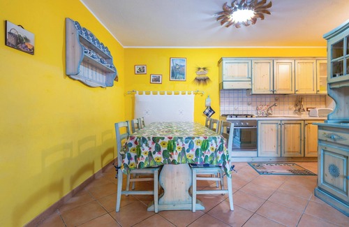 Castiadas Casa | Villa Gialla Castiadas con vistas a la montaña, terraza y A/C