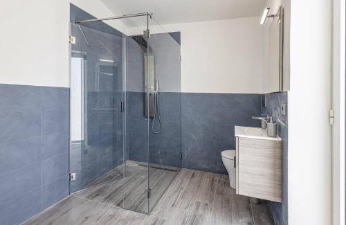 Carrozziere Villa | Villa Giloma by Villa Plus