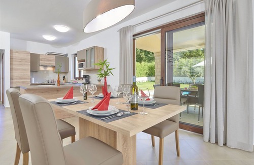 Fuskulin Villa | Villa Giovanna is located on a quiet location 6 km from Porec.