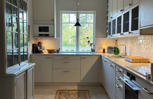 Islinge Apartamento | Villa idyll centrally located on Lidingö