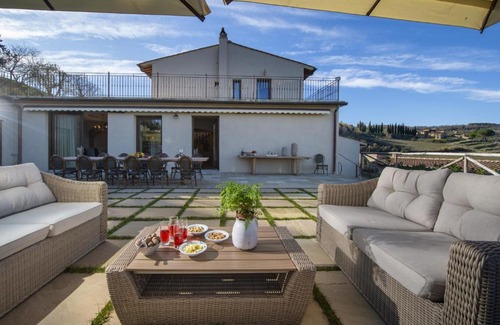 Lucolena Villa | Villa il Giardino - Homelike Villas