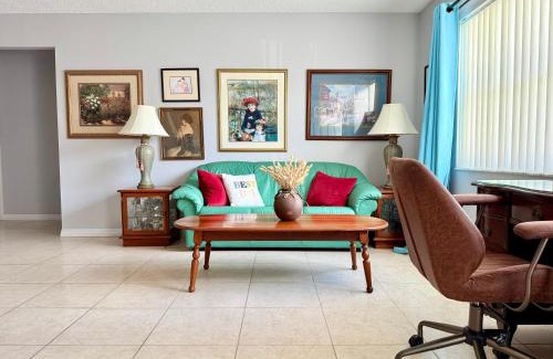 Park Lake Estates Casa | Villa IMPRESSA -Close to Beaches, Billiard,Ping-Pong Table, Lanai, Fire Pit, BBQ, Patio, Back Yard