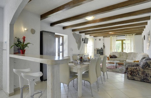 Lupoglav Villa | Villa en Lupoglav con piscina cerca del mar