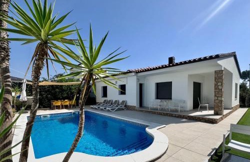 L'Escala Villa | Villa in L Escala near Riells Beach
