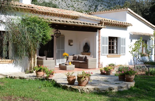 Urbanitzacio la Font Villa | Villa en La Font, afueras de Pollença, Mallorca, piscina privada, jardín maduro