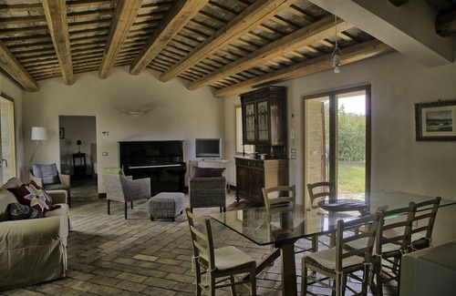 Ostra Villa | Villa en Ostra con 2 habitaciones, capacidad 4