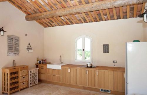 Martres-Tolosane Villa | Villa in Provence with Infinity Pool