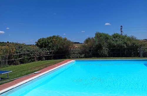 Sovicille Apartamento | Villa in Siena Hills, flat 4/6 pax with pool A/C - heating- garden