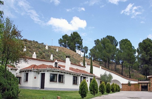 Alcudia de Guadix Casa | Villa en España con Vistas a Montañas