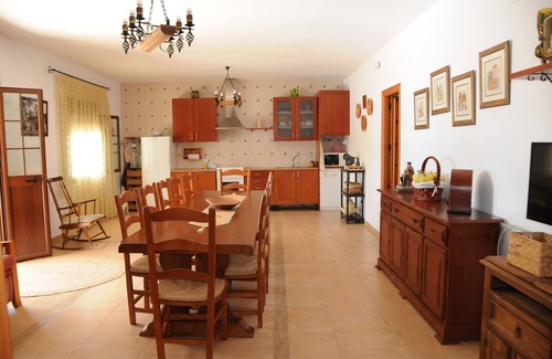 Badolatosa Villa | Villa en el centro de Andalucía ideal para familias con piscina