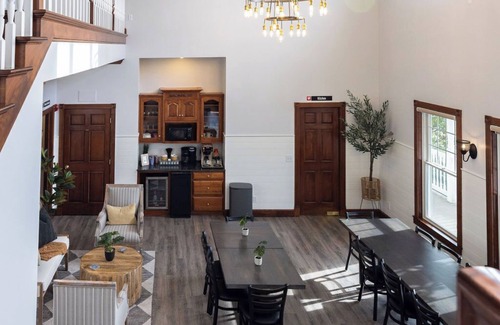 Millersburg Casa | Villa in the heart of Amish Country with amazing rooms, wide porches, beautiful views, and walking distance to Berlin's dining and shopping.
