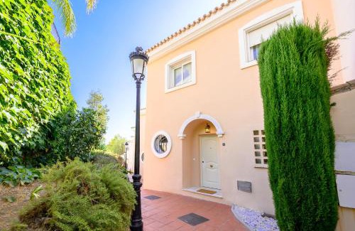 Alhaurín el Grande Casa | VILLA INTMA - GOLF - POOLS - near Mijas, Marbella, Fuengirola - Fully Equipped