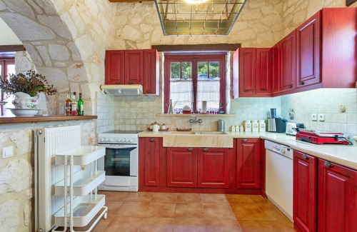 Agia Marina Villa | Villa 'Ira' con vistas al mar, Wi-Fi y aire acondicionado