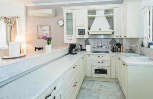 Lindos Villa | Villa Irene, Lindos 10 mins, beach 4 mins