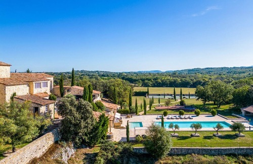 Saint-Privat-des-Vieux Villa | Villa Jolivet - Diez Habitaciones Villa, Capacidad 19